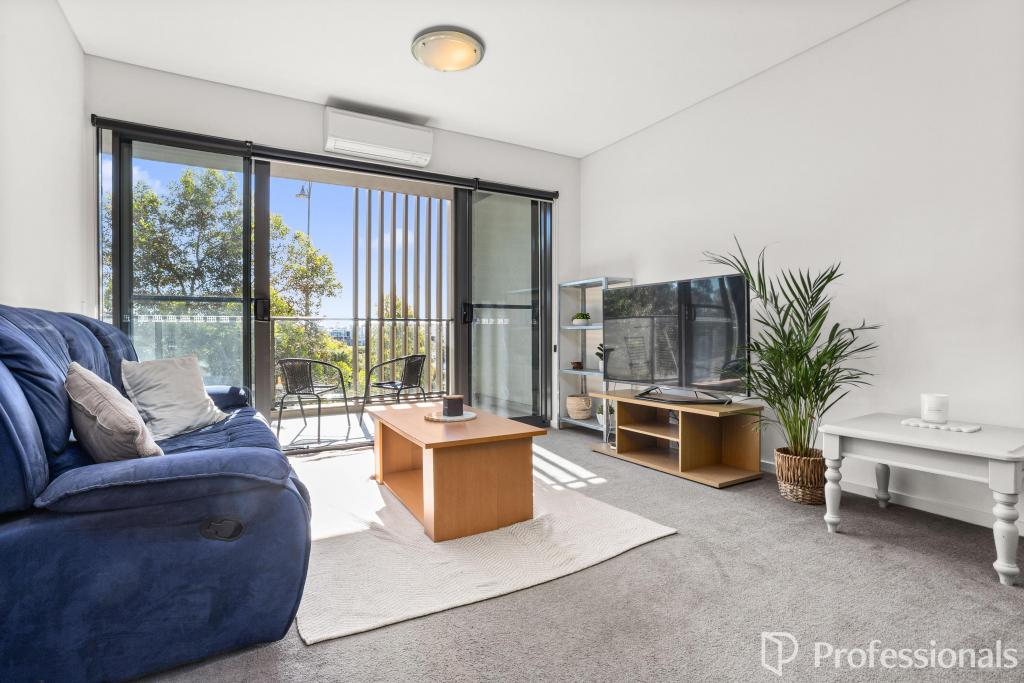 63/16 MIDGEGOOROO AVE, COCKBURN CENTRAL, WA 6164