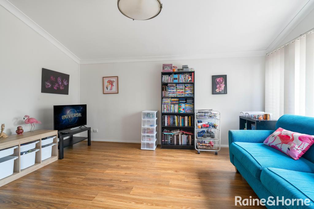 11/2 Whipbird Ave, Ingleburn, NSW 2565