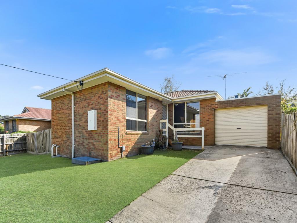 8 Balmoral Way, Pakenham, VIC 3810