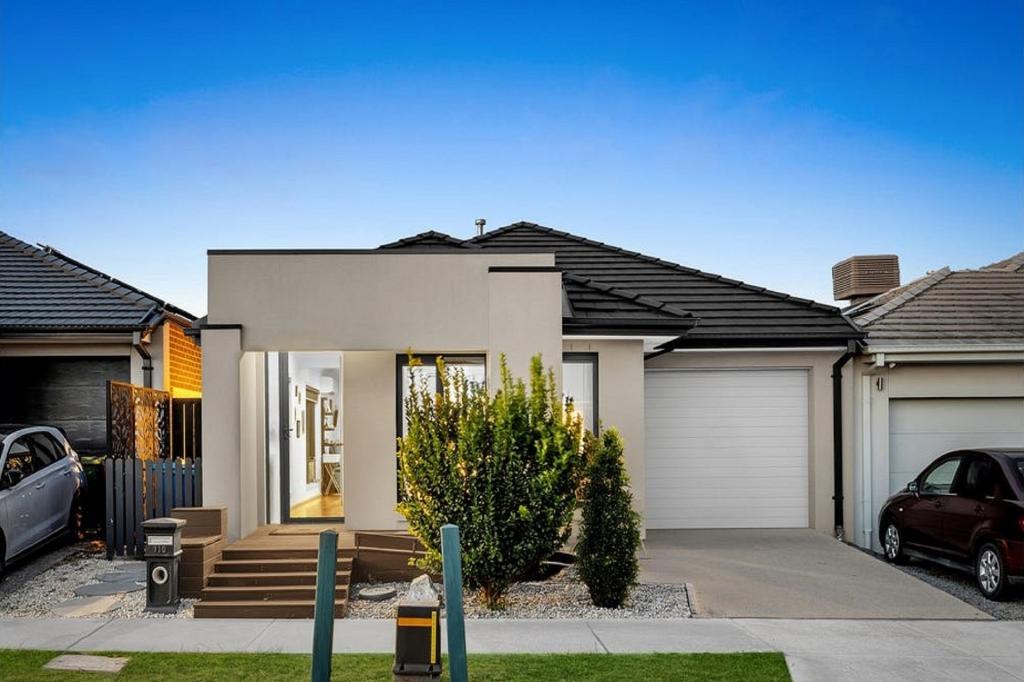 110 Athletic Cct, Clyde, VIC 3978