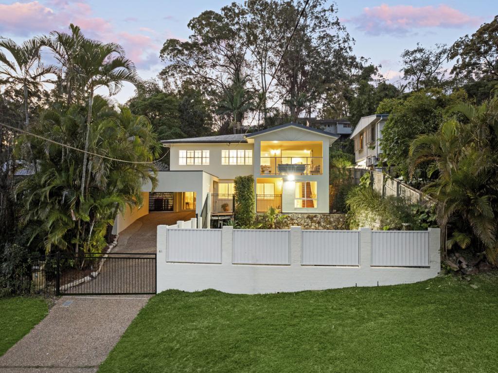61 Dobbs St, Holland Park West, QLD 4121
