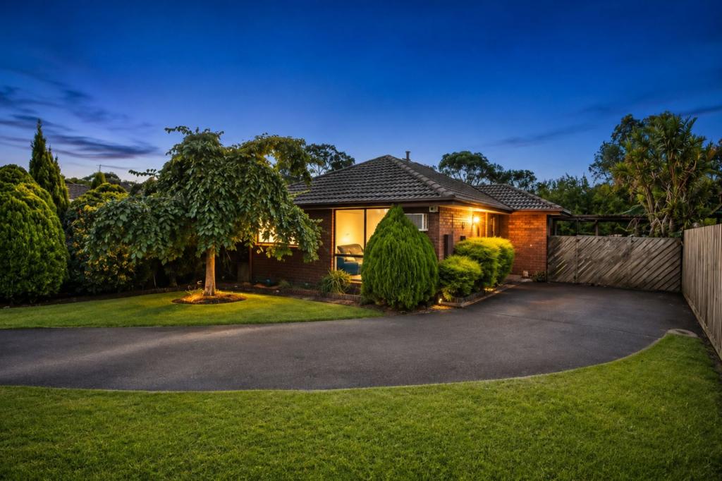 27 Shetland St, Endeavour Hills, VIC 3802