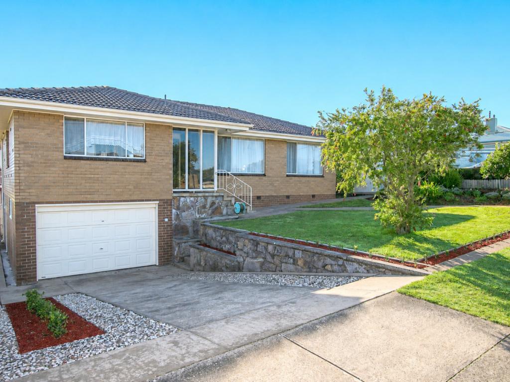 52 DONOVANS RD, WARRNAMBOOL, VIC 3280