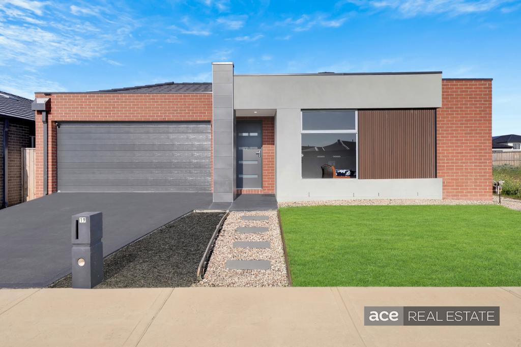 19 Graded St, Manor Lakes, VIC 3024