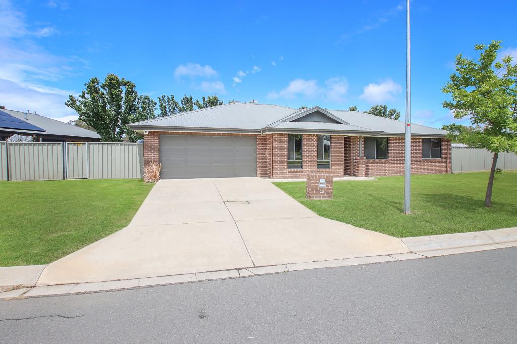 102 Cambridge Dr, Thurgoona, NSW 2640