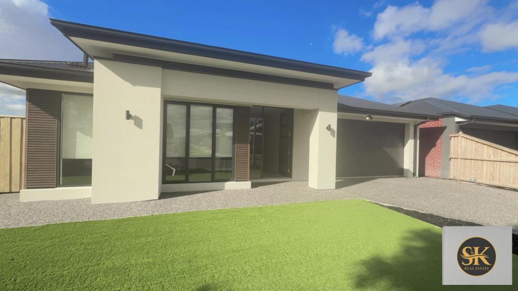49 WAVERTREE CRES, WERRIBEE, VIC 3030