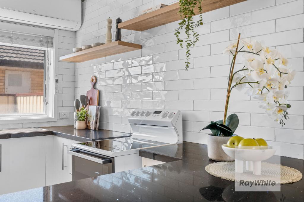 2/20 ALEXANDER AVE, THOMASTOWN, VIC 3074