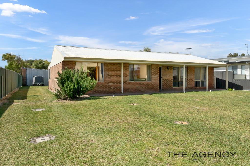 12 Hinchcliffe Rd, Lancelin, WA 6044