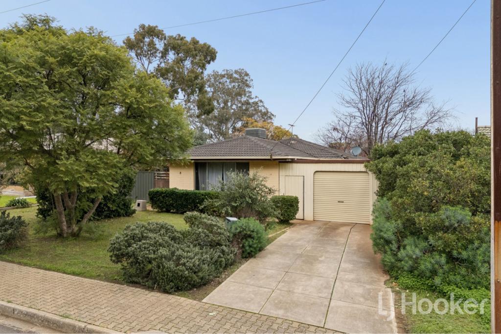 8 Uphall St, Elizabeth Park, SA 5113