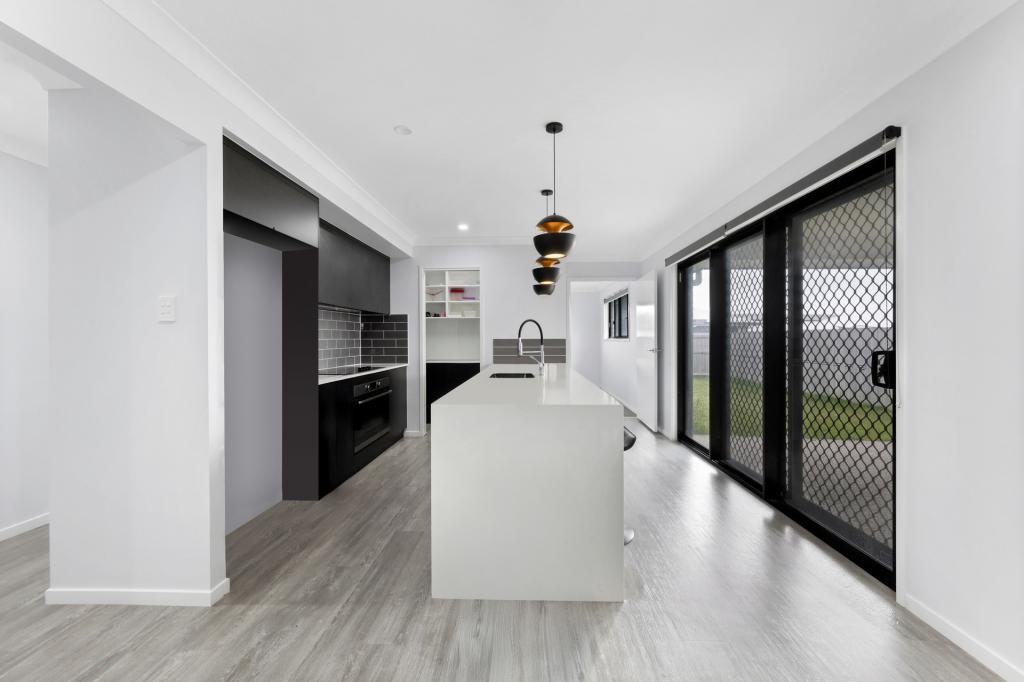 5 Devereux St, Rural View, QLD 4740