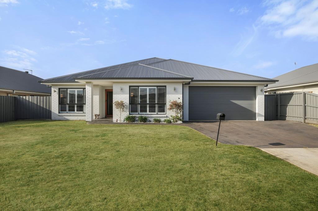 11 George Cutter Ave, Renwick, NSW 2575