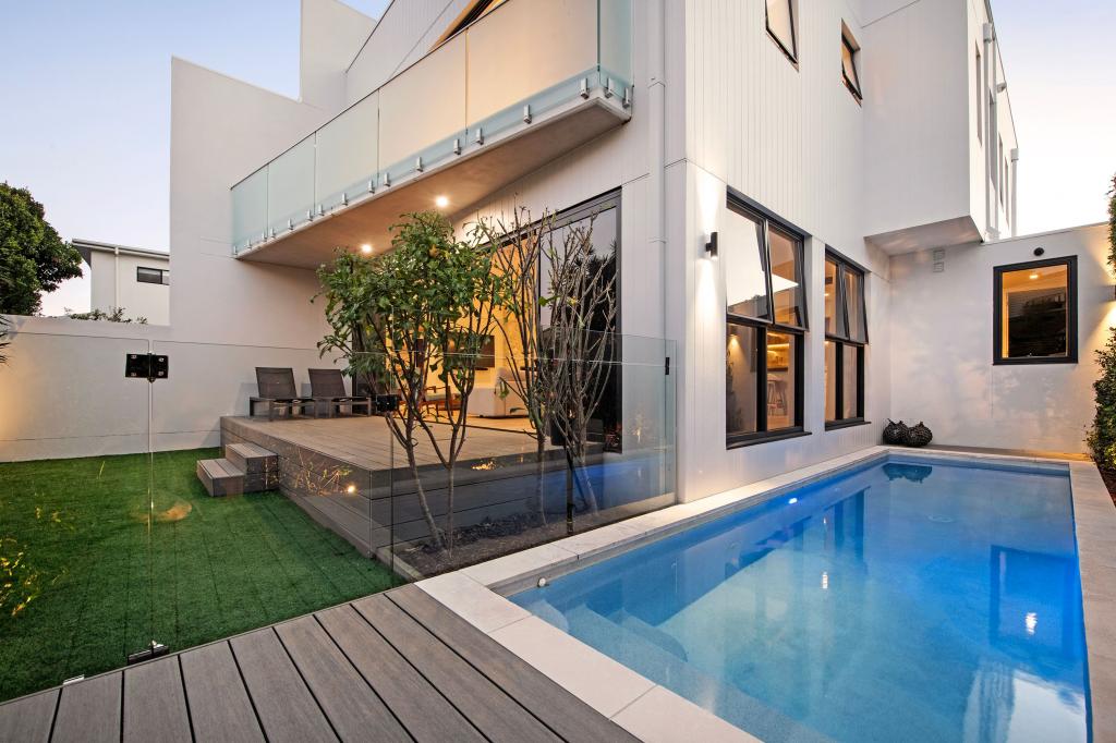 1/27 Avanti St, Mermaid Waters, QLD 4218