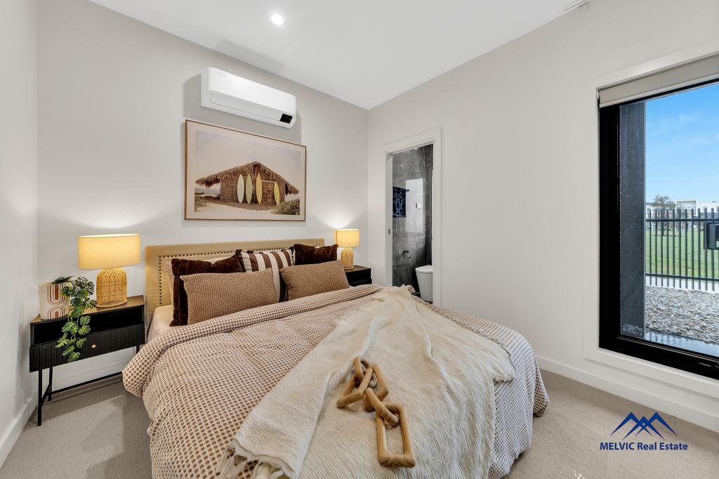 6 NEMESIA LANE, CLYDE, VIC 3978