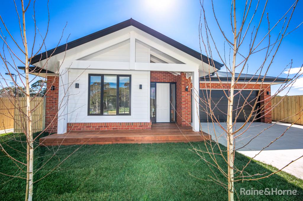 39 SNELL DR, GISBORNE, VIC 3437