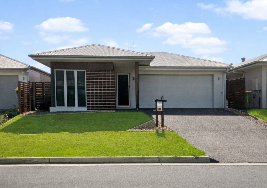 35 APPLE BERRY AVE, COOMERA, QLD 4209