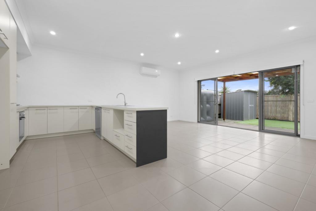 10/2 SANOMA DR, SKYE, VIC 3977