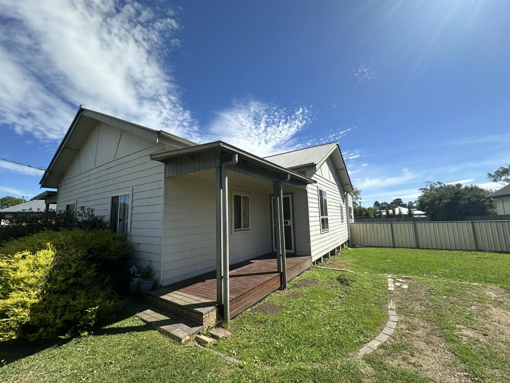 17 Hoskins St, Moss Vale, NSW 2577