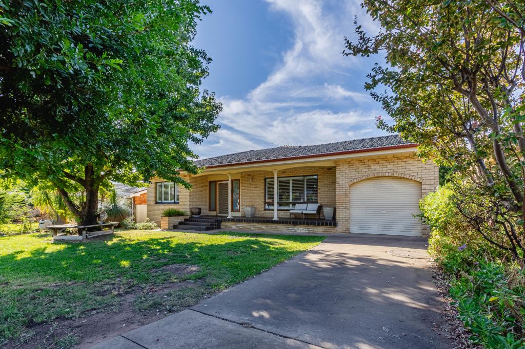 10 BELMORE PL, DUBBO, NSW 2830