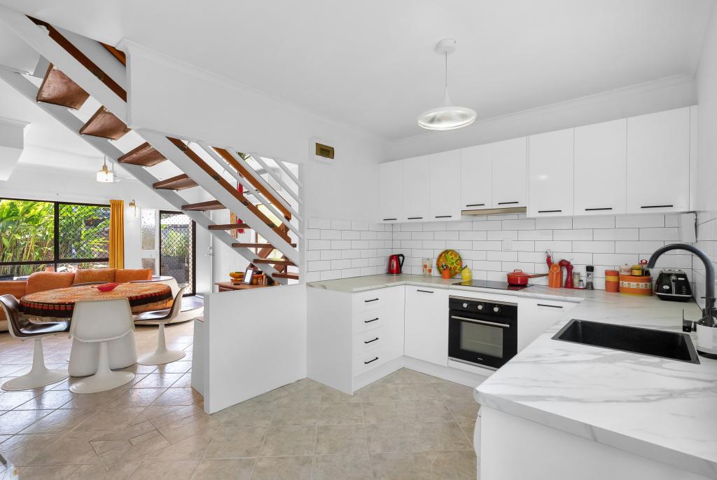 15/7 MCPHERSON CL, EDGE HILL, QLD 4870