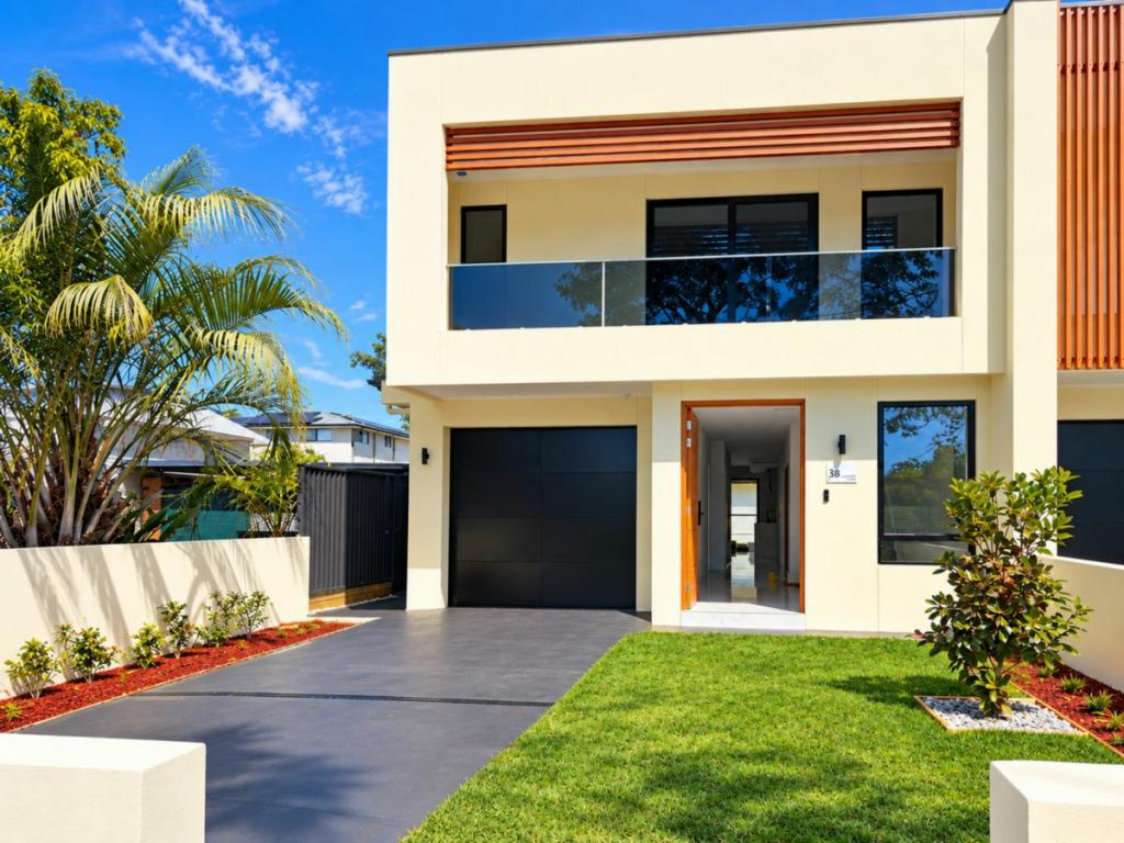 3B LOCHEE AVE, MINTO, NSW 2566
