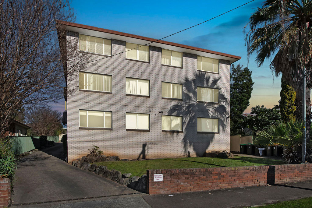 8/7 ALICE ST, HARRIS PARK, NSW 2150