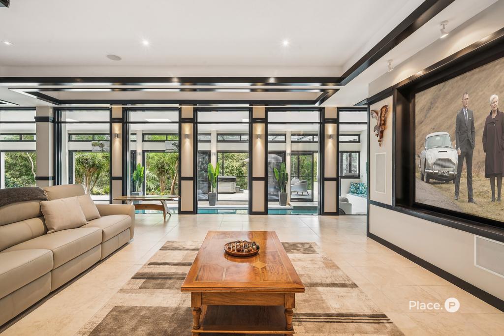 52 Kingfisher Pl, Kenmore, QLD 4069