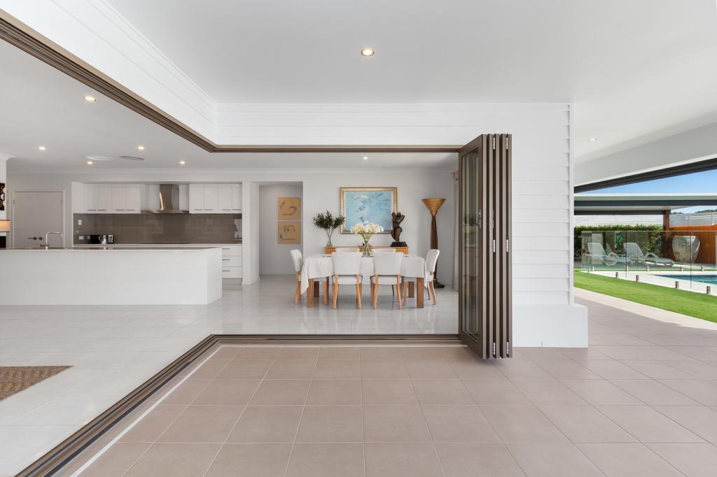 32 Lobelia Cres, Casuarina, NSW 2487