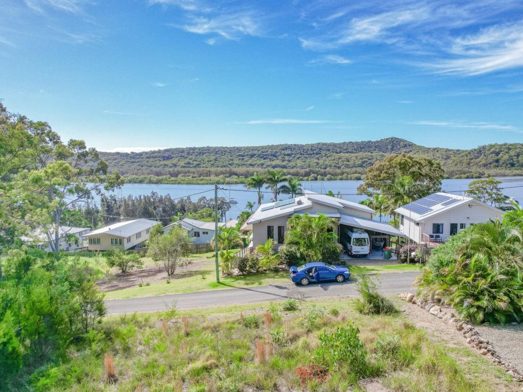 10 Island View Rd, Russell Island, QLD 4184