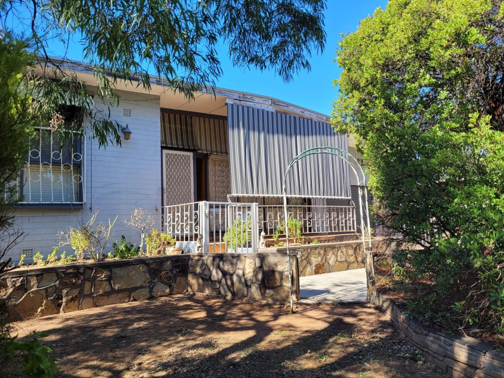 28 Carol Dr, Para Hills, SA 5096