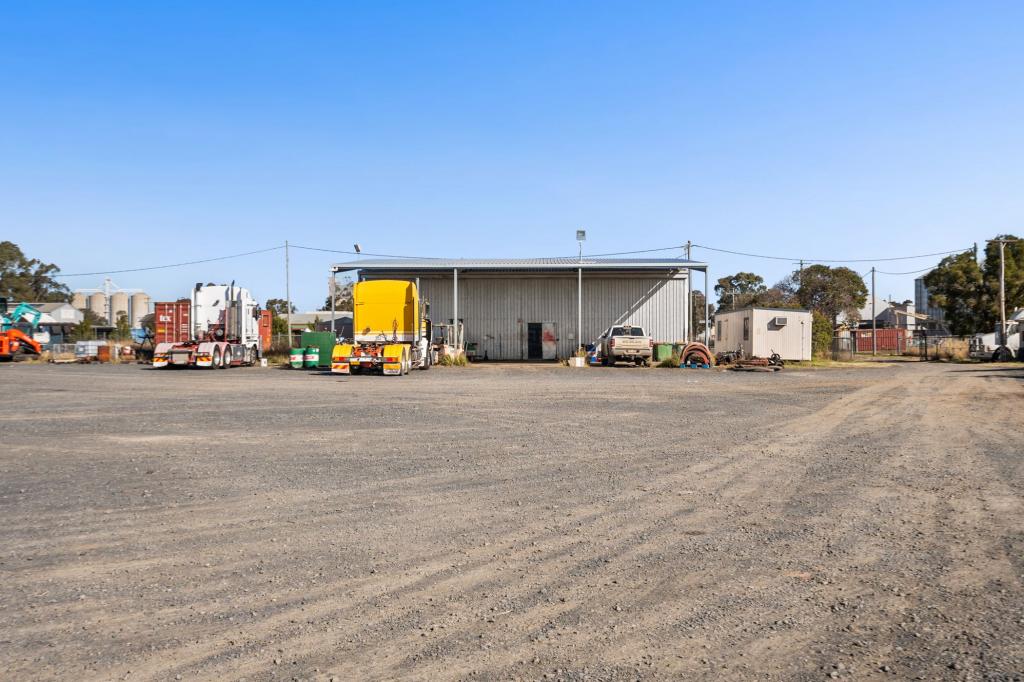 3 Ross St, Oakey, QLD 4401