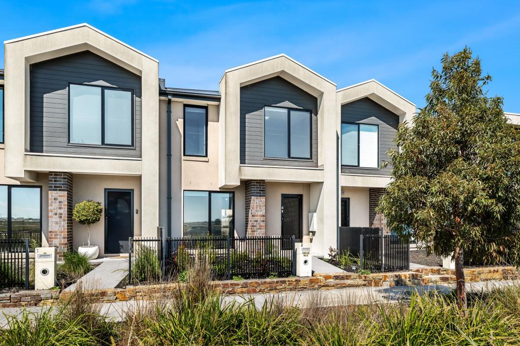 2 Gaolao Walk, Clyde North, VIC 3978
