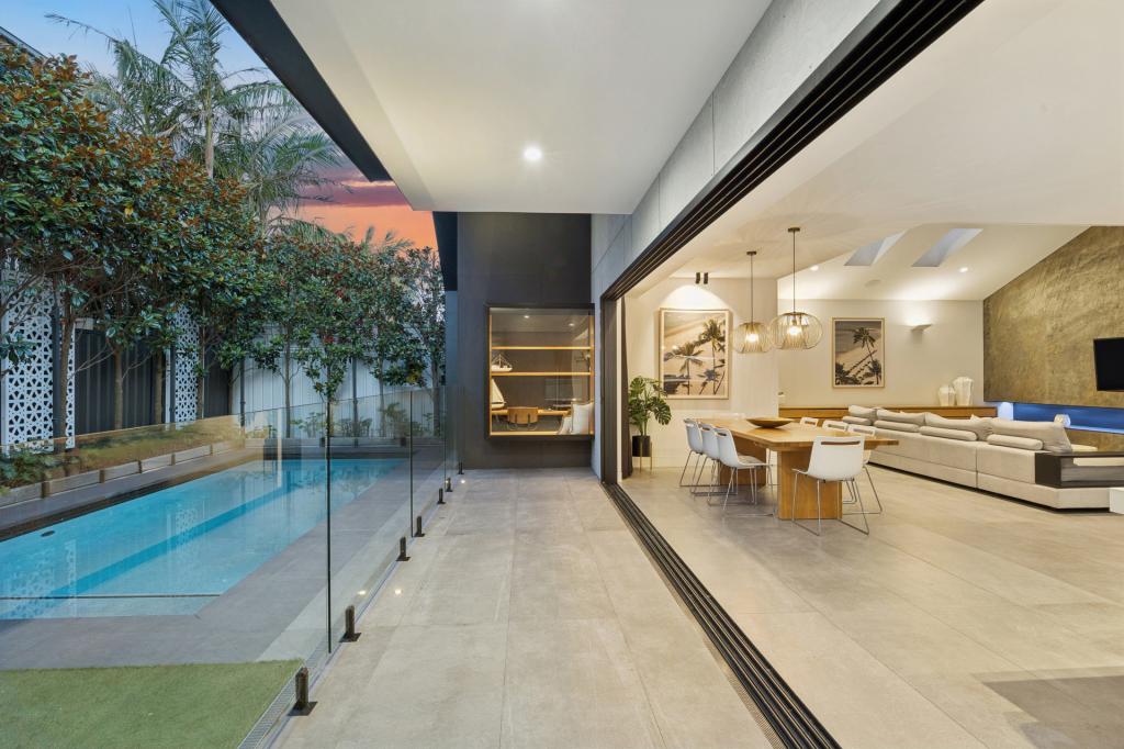 8 BINBURRA AVE, TOOWOON BAY, NSW 2261