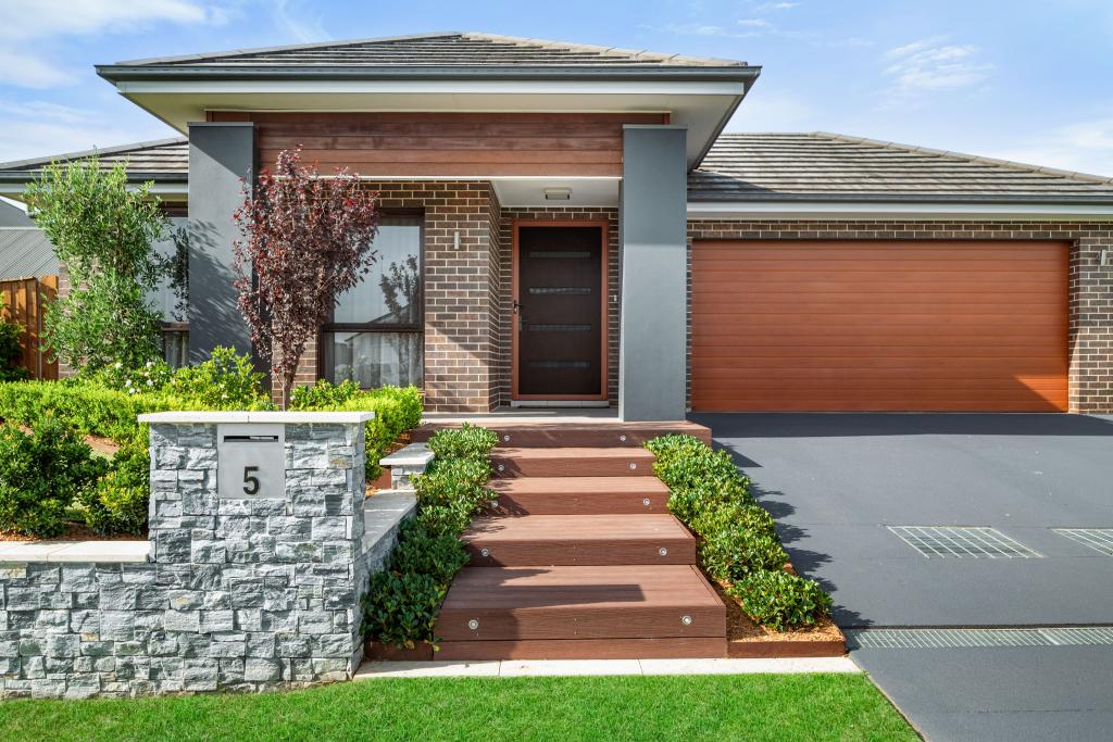 5 Gaudry St, The Oaks, NSW 2570