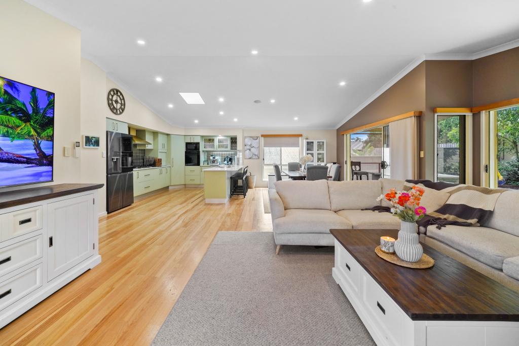 6 Mossman Pde, Waterford, QLD 4133