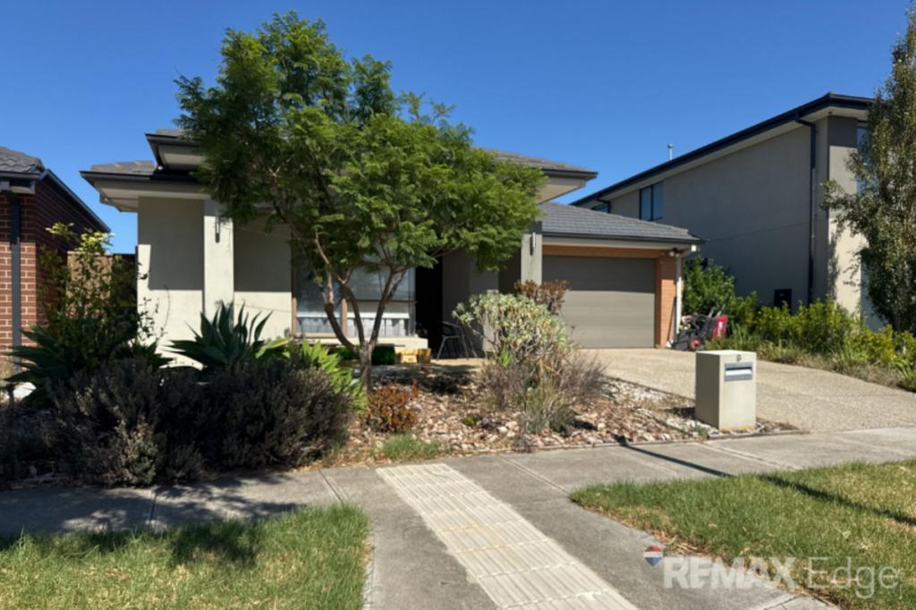 9 DARSHAM CRES, POINT COOK, VIC 3030