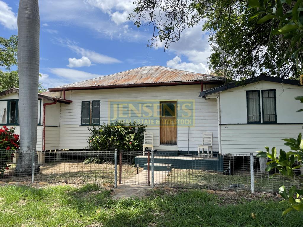 37 Paterson St, Pentland, QLD 4816