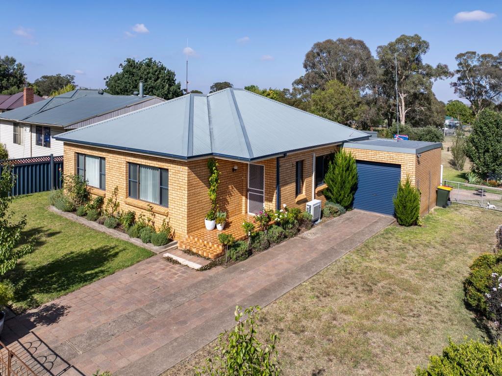 33 Dry St, Boorowa, NSW 2586