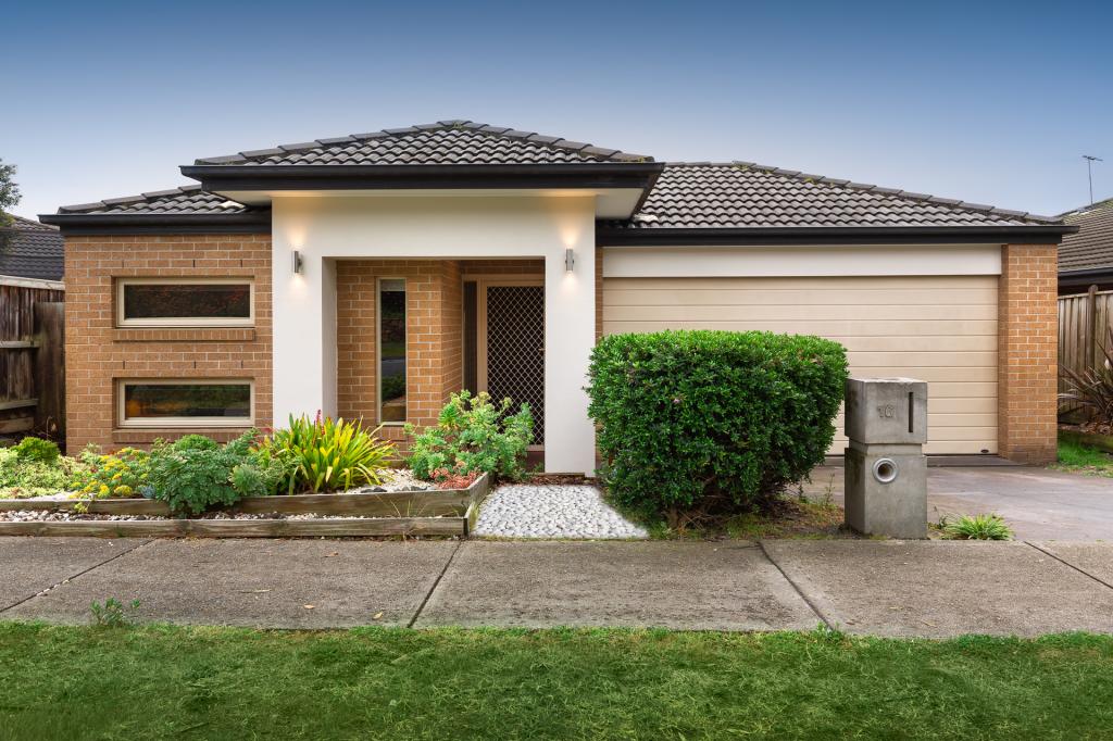 16 Mannavue Bvd, Cranbourne North, VIC 3977