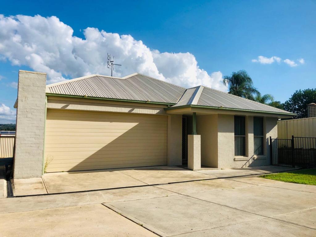 8 York St, Greta, NSW 2334