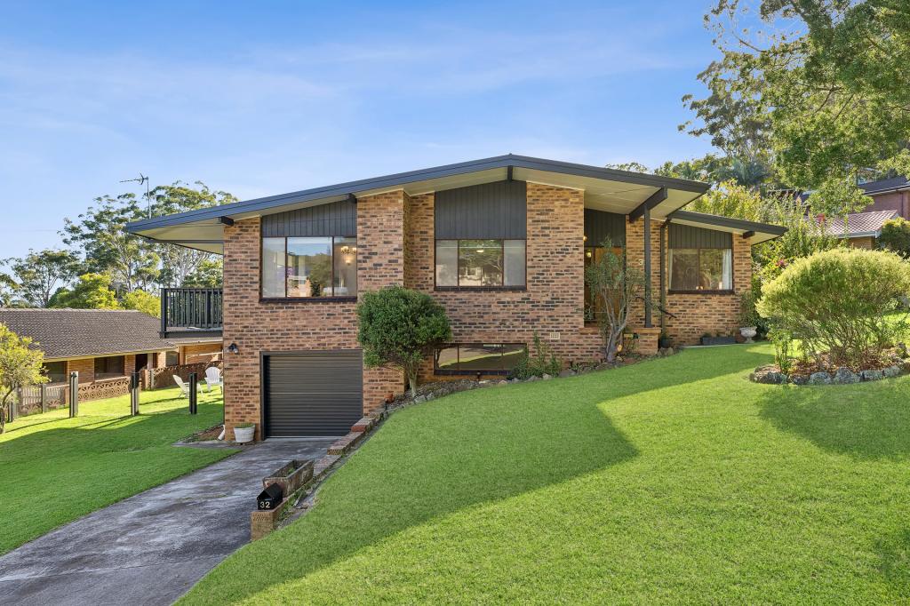 32 GISELLE AVE, WYOMING, NSW 2250