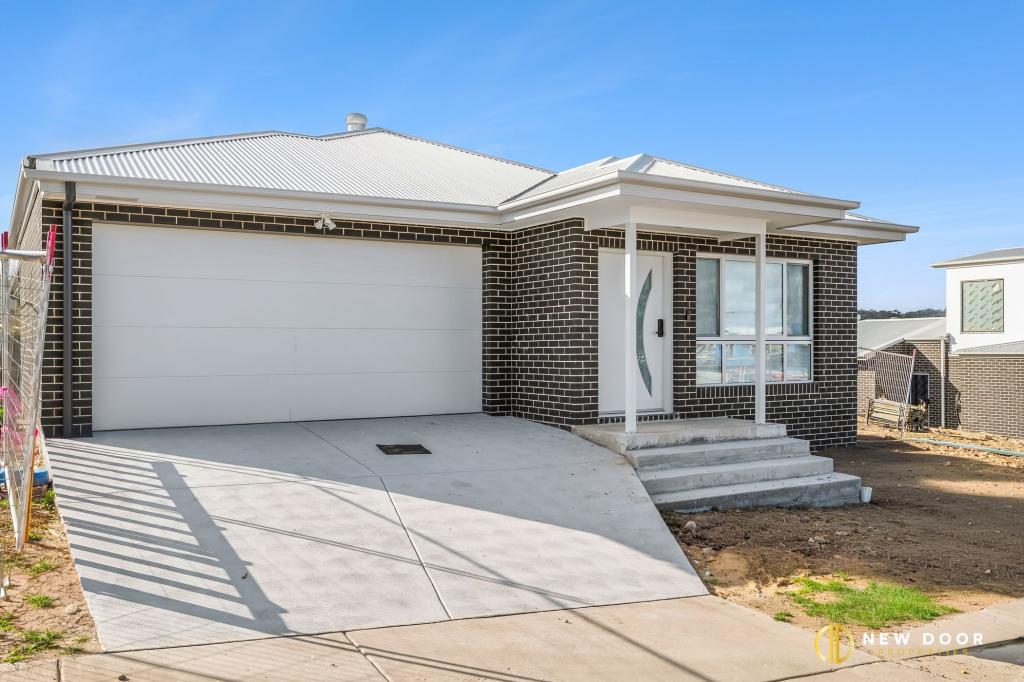 18 MINOGUE ST, JACKA, ACT 2914