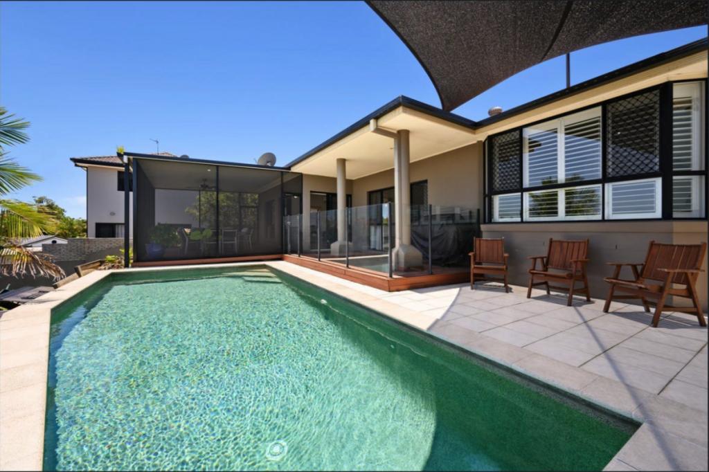 41 Maltravers Dr, Arundel, QLD 4214