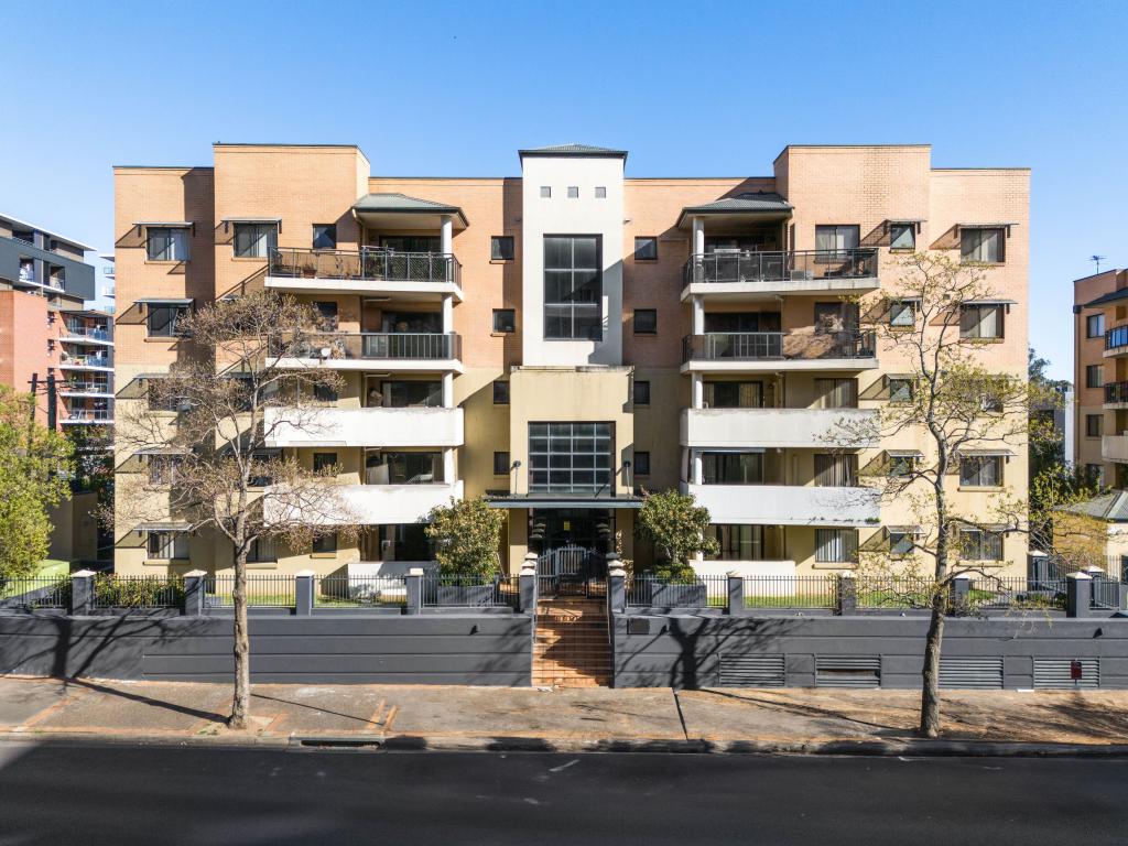 19/12-20 Lachlan St, Liverpool, NSW 2170