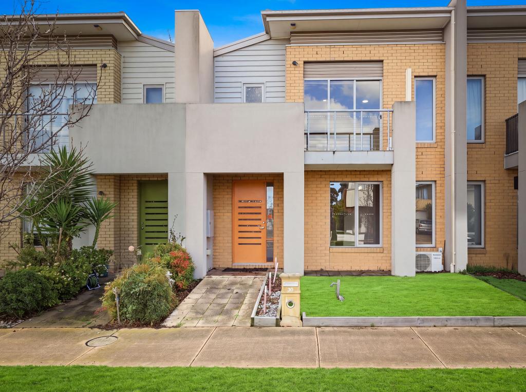 38 Broadbeach Cct, Point Cook, VIC 3030