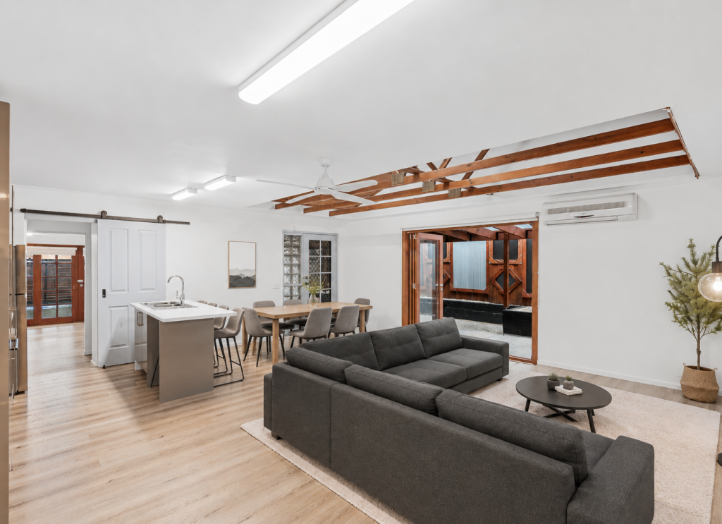 2/277 Government Rd, Labrador, QLD 4215