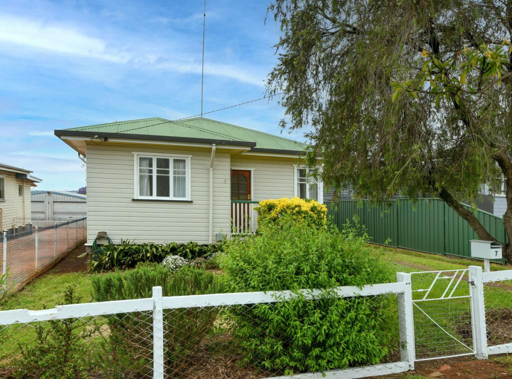 7 Healy St, South Toowoomba, QLD 4350