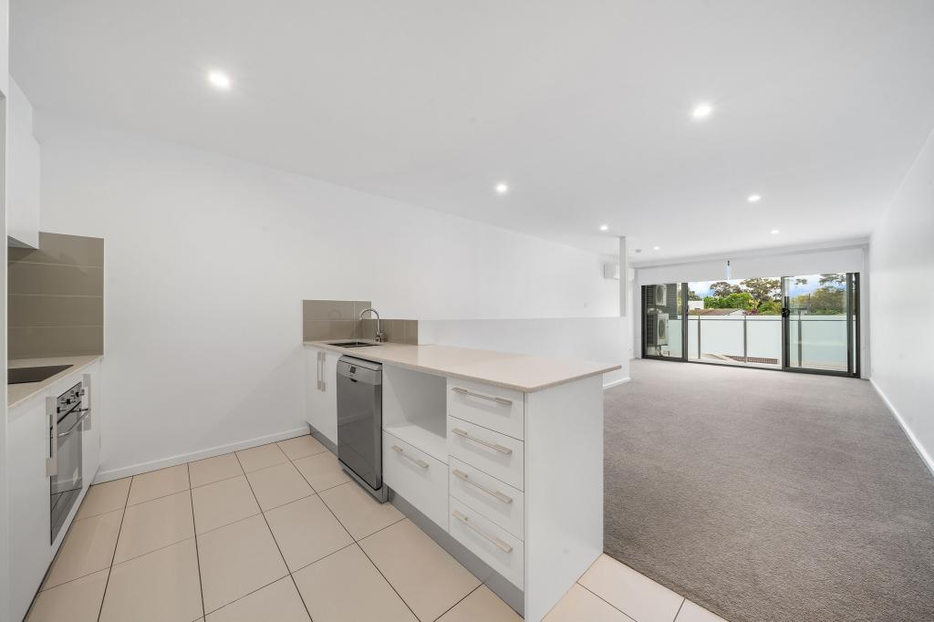 11/41 HAMPTON CCT, YARRALUMLA, ACT 2600