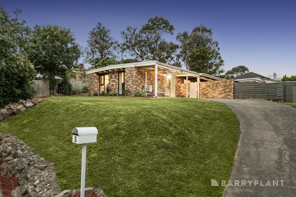 5 BYRON CT, MOOROOLBARK, VIC 3138