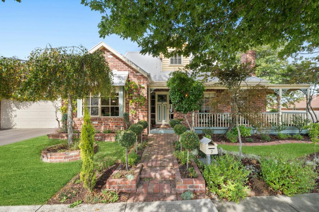 7 Sittella Dr, Berwick, VIC 3806