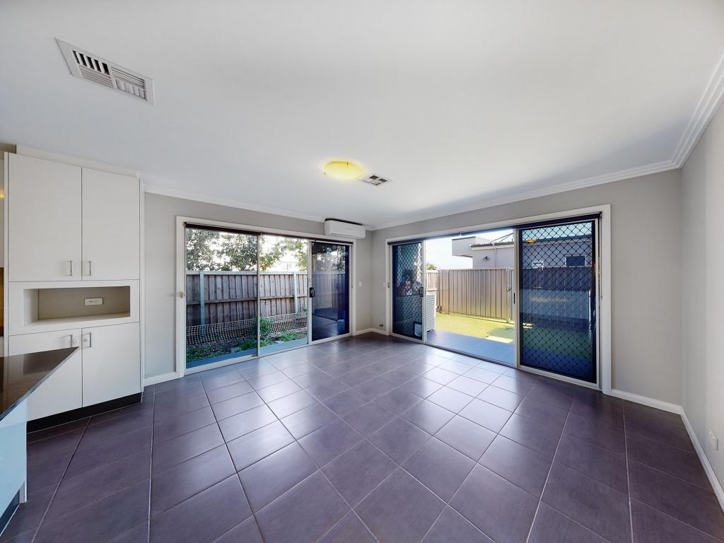 19 Purvis Ave, Potts Hill, NSW 2143